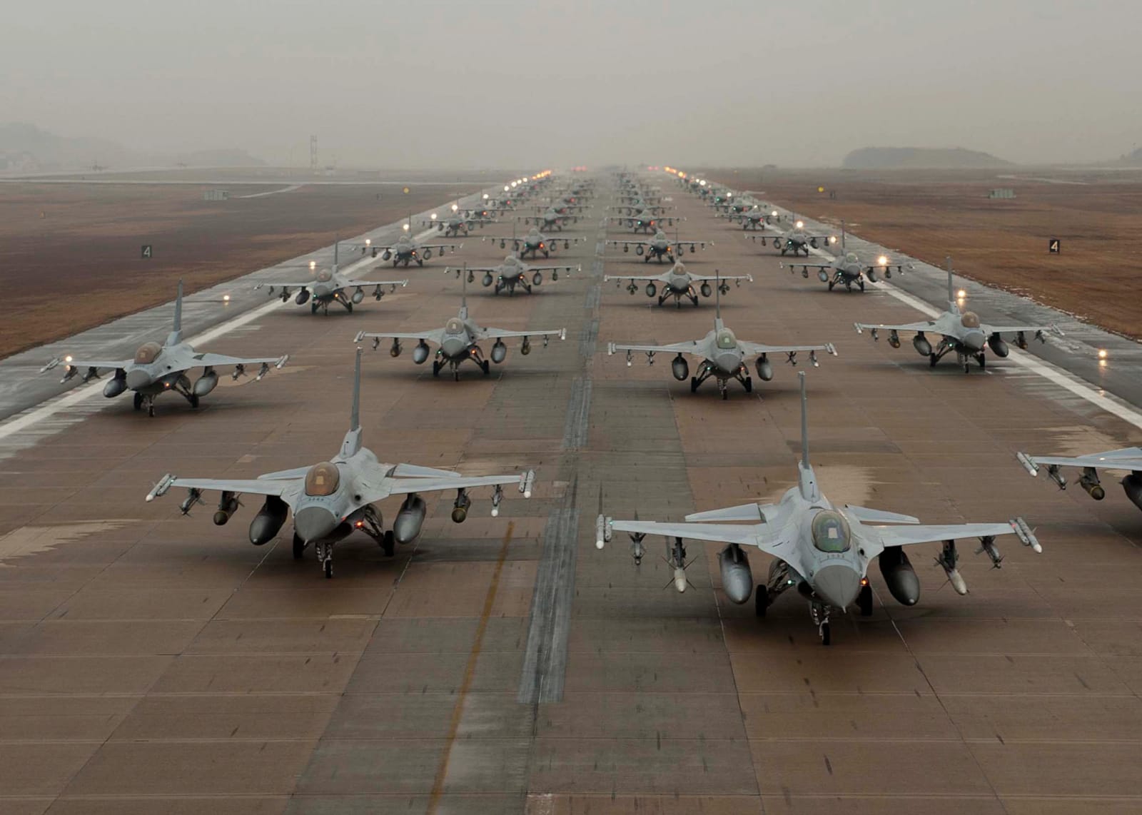 NETHERLANDS DELIVERS FINAL F-16 BATCH TO UKRAINE